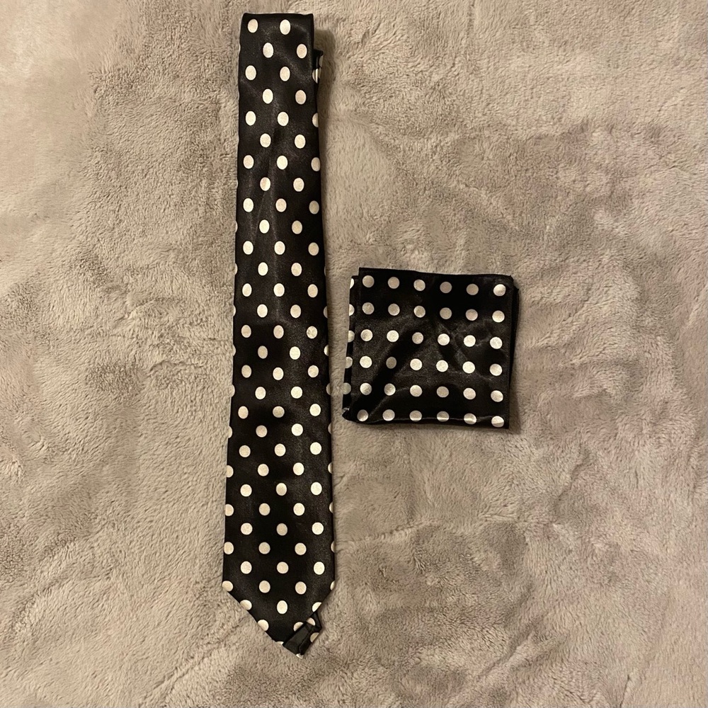St. Patrick tie w/Pocket Square